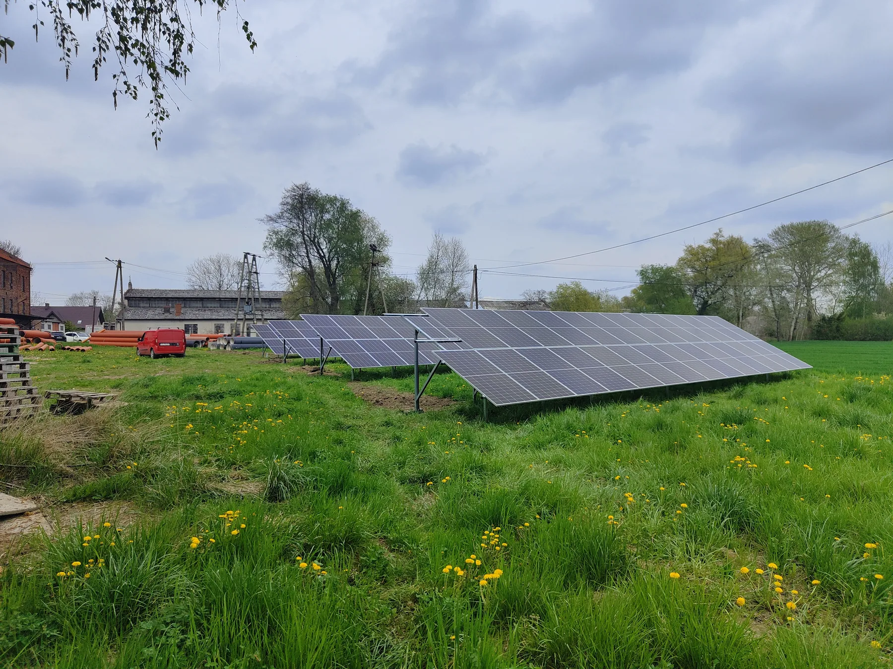 Rozbudowana instalacja fotowoltaiczna na gruncie